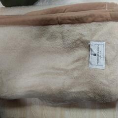 PIERRE BALMAIN

PARIS  毛布の画像