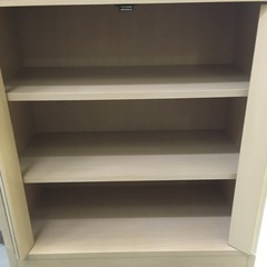 中古　家具　キャビネット　相調　棚　ベージュの画像