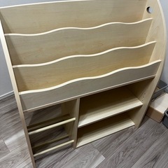 絵本棚の画像