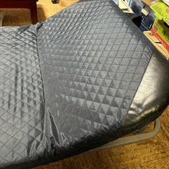 折りたたみベッド　シングルベッド　リクライニングできます　お取引き中ですの画像