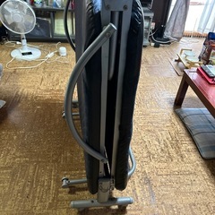 折りたたみベッド　シングルベッド　リクライニングできます　お取引き中ですの画像