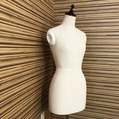 女性マネキントルソー　高さ調節可能ステンレスフレーム　レディース 上半身　スタンド付きドレスフォーム　店舗・展示用品・什器の画像