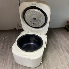Tiger 炊飯器　JBU-A551 2016年製  家電　一人暮らし　米の画像