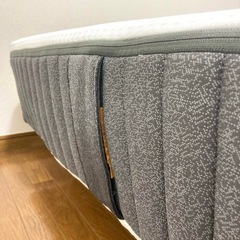 ✨最短翌日お届け✨アウトレット品で極美品！Emmaエマスリープ1番人気ハイブリッドV2クイーンサイズ！の画像