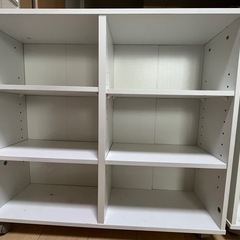 マガジンラック　キャスター付き　2台　1台難ありの画像
