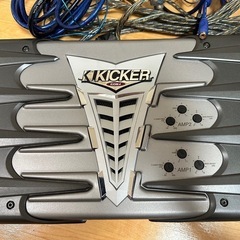 KICKER ウーファーとアンプセットの画像