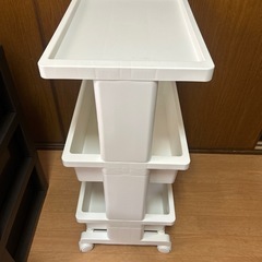 3段ラック　キャスター付きの画像
