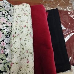 ハンドメイド用品　生地　糸　ボタン　色々の画像