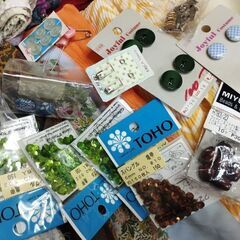 ハンドメイド用品　生地　糸　ボタン　色々の画像