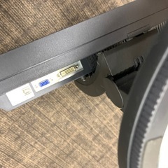 19インチ モニターの画像