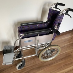 介助式車椅子の画像