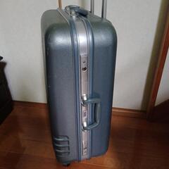 大型スーツケースの画像