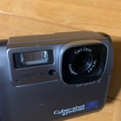ソニー　デジタルカメラ「Cyber-shot DSC-F55」の画像