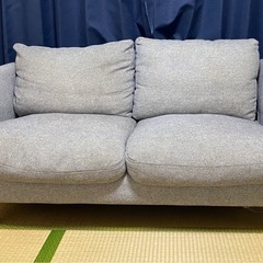 グレーのソファ(ニトリ)の画像