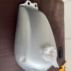 バイクGN250？タンクの画像