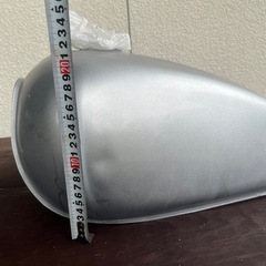 バイクGN250？タンクの画像
