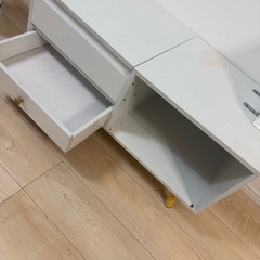ドレッサー白の画像