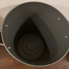 IKEA　KNODD（クノッド）ふた付きゴミ箱の画像