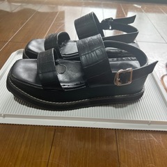 GU 厚底サンダル　L の画像