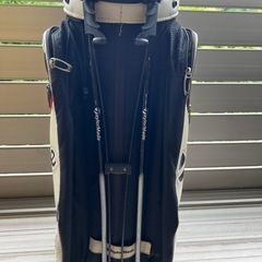 テーラーメイド　キャディバッグ　スタンド付き
の画像