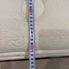 クイーンサイズベッドの画像