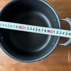 蓋付き鍋とオタマセットの画像