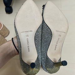 新品　未使用　マノロブラニク　　結婚式　ビジュー　パンプス　35 23㎝くらいの画像
