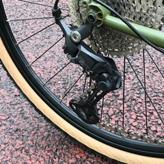 通勤通学やグラベルライドにおすすめ リユースグラベルバイク  マルイシ EMPEROR G FLAT カーキ　440の画像