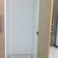 【衣類の保管に◎】クローゼット　茶色　木目　白色の画像