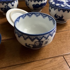唐子柄　蓋付湯呑み4セット　小皿付の画像