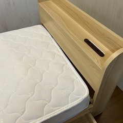 【リユース☆エコちょっぷ】シングルベッド マットレス付き 収納引き出し2杯 コンセント付きヘッドボードの画像