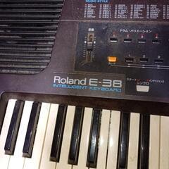 【あげます】ROLAND ローランドE-38 ジャンク品 シンセサイザー ピアノの画像