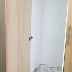 【衣類の保管に◎】クローゼット　ワードローブ　茶色　木目　白色の画像