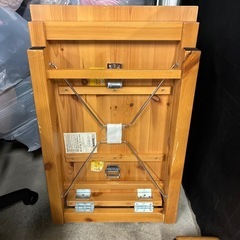 折りたたみテーブルの画像