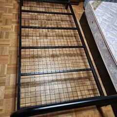 パイプベッド&マットレスの画像
