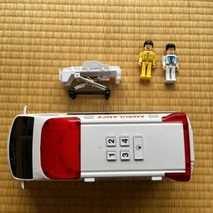 救急車　おもちゃの画像