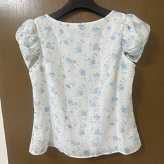PATTERN Fionaの花柄ブラウスです☺️の画像