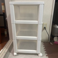 衣装ケースの画像