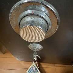 昭和レトロ　鍵とダイヤルの二重ロック　小型金庫の画像