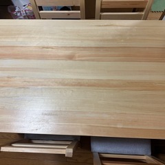 ダイニングテーブルの画像