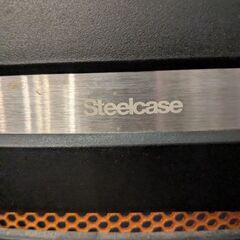 Steelcase メッシュシンクチェア オレンジの画像
