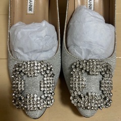 美品　マノロブラニク　ビジューパンプス　　結婚式　36 23.5-24㎝くらいの画像