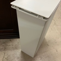 ロ 2508-309 ゴミ箱 ホワイト キズ汚れ有りの画像