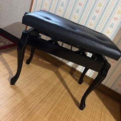 ピアノ　猫足　イスの画像