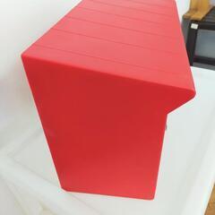 プラスチックの真っ赤な可愛いポスト　未使用の画像