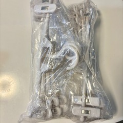 新品未使用！10本　ズボンハンガースカートハンガー　左右調整　360度回転　白ホワイト　の画像