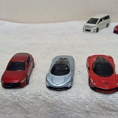トミカ　おまとめ９台セットの画像
