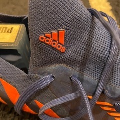 adidasスパイクの画像