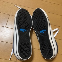コンパースのスニーカー23.5の画像