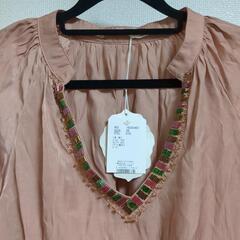 新品　ブラウスの画像
